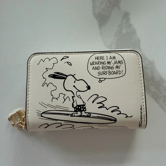 Coach White Snoopy Surf Zip Wallet with Gold Hardware - Picture 2 of 4